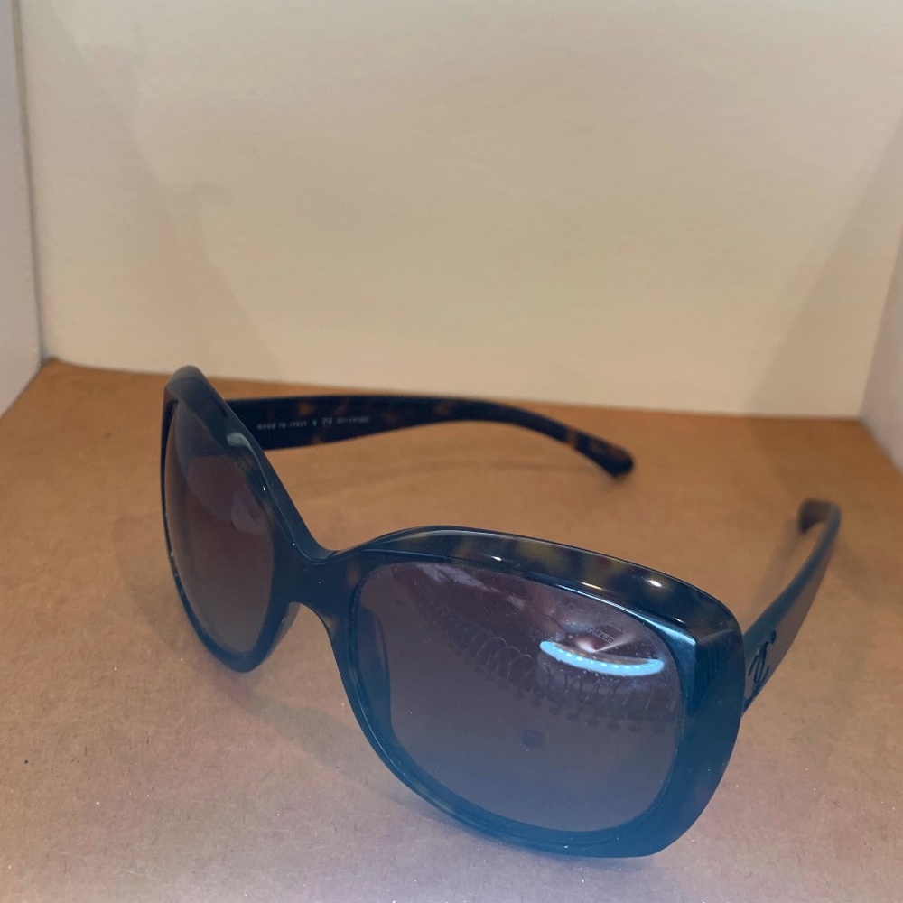Vintage CHANEL PARIS Brown Polarized Celebrity Sunglasses